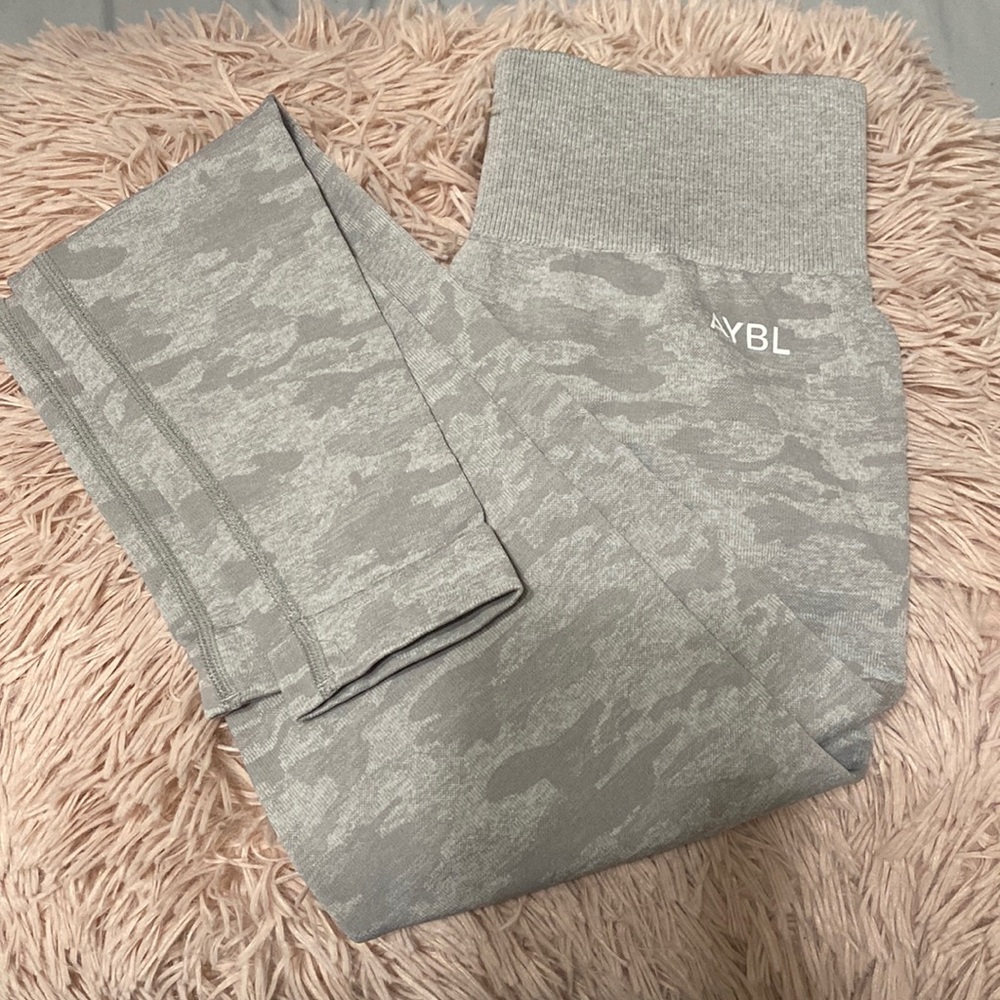 Camo gray leggings AYBL